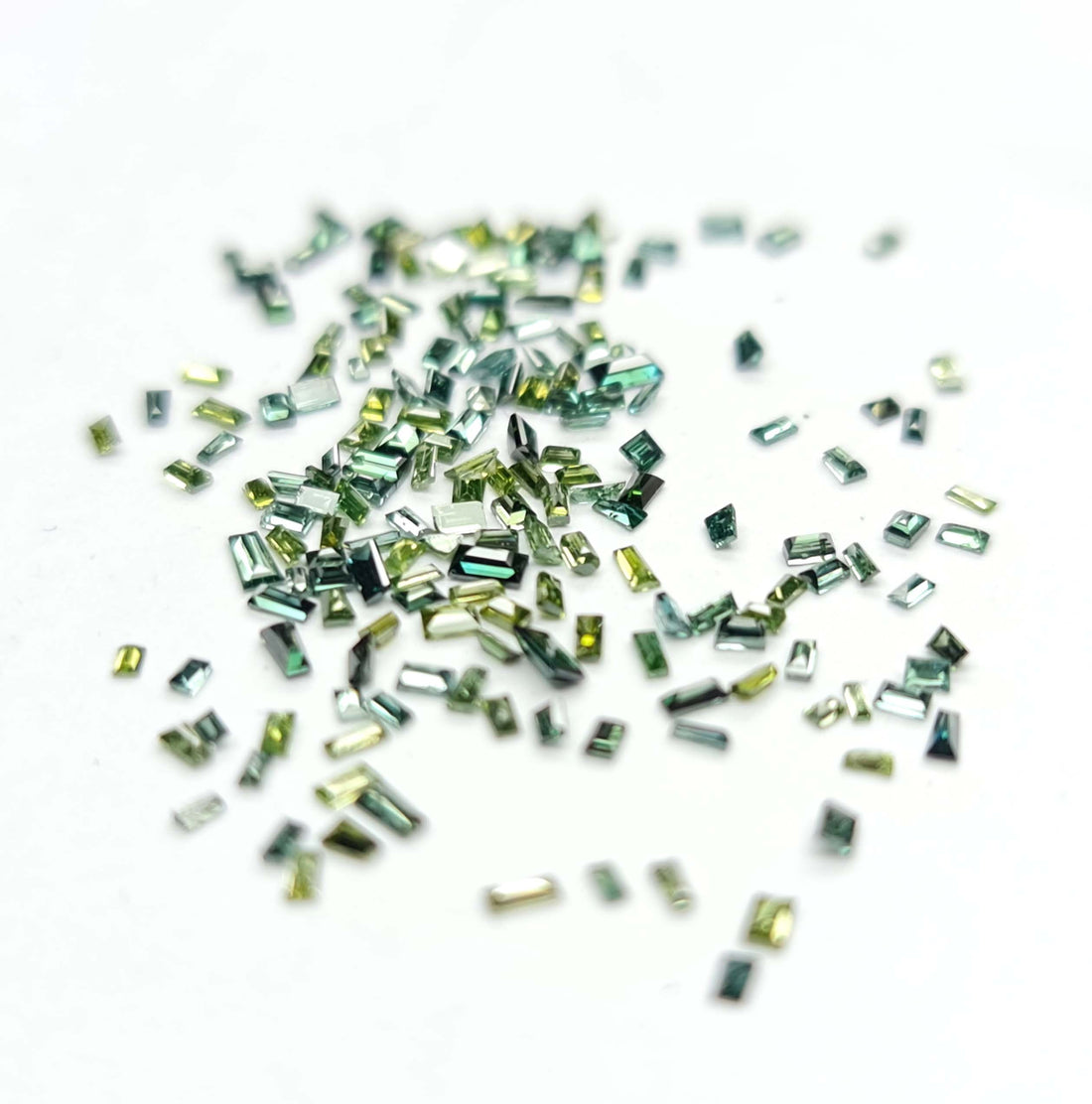 1.00 ct 1.50-2.00 MM Natural Green Color Baguette Loose Diamond for Jewelry