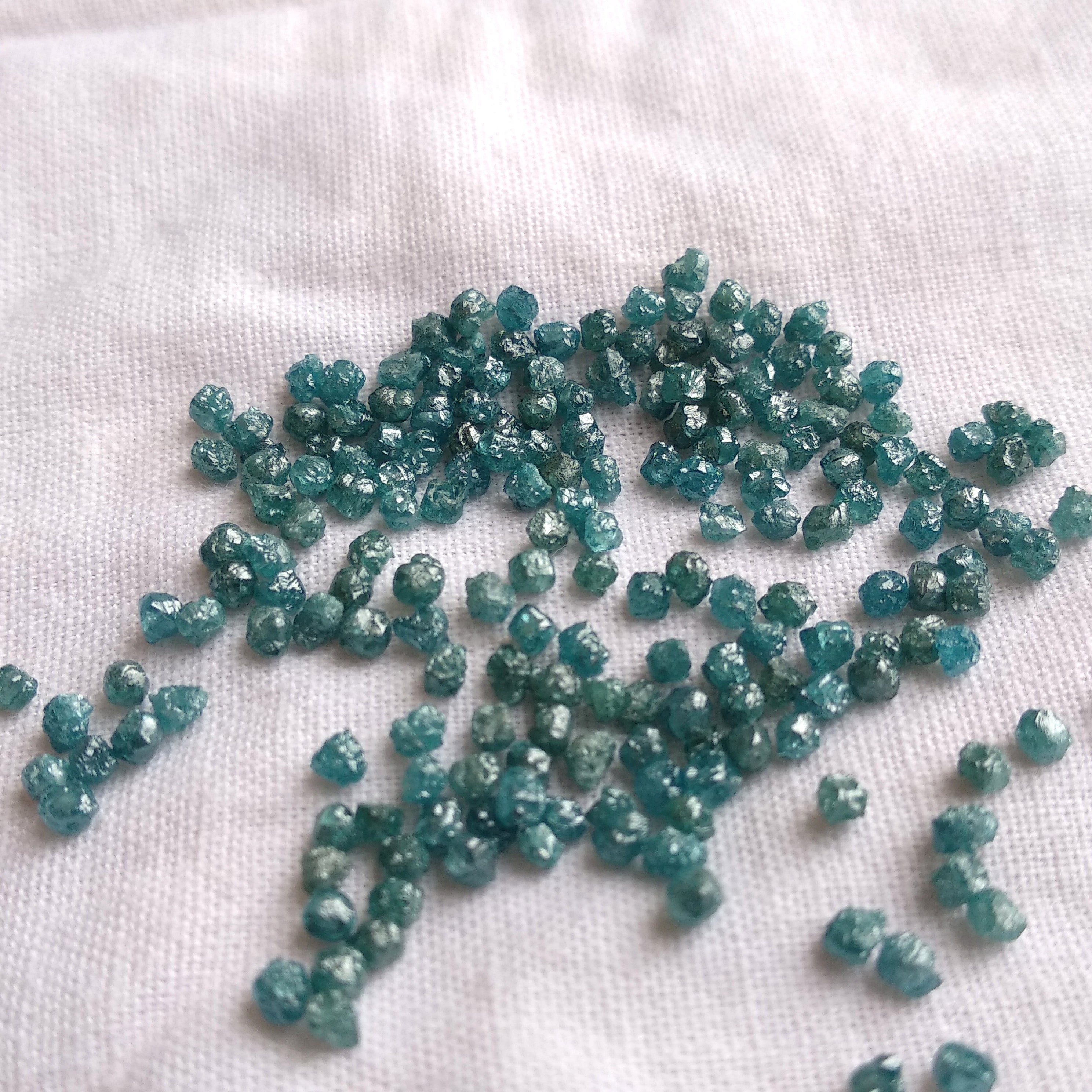 2.00 Ct 1.00-2.00 MM Natural Blue Rough Loose Diamond for Jewelry