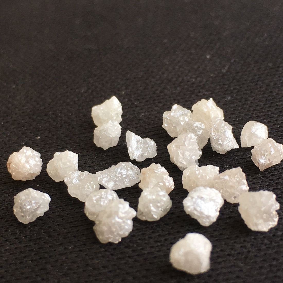2.05 ct Lot 3.00-4.00 MM Rare Natural Snow White Color Raw Rough Loose Diamond for Jewelry