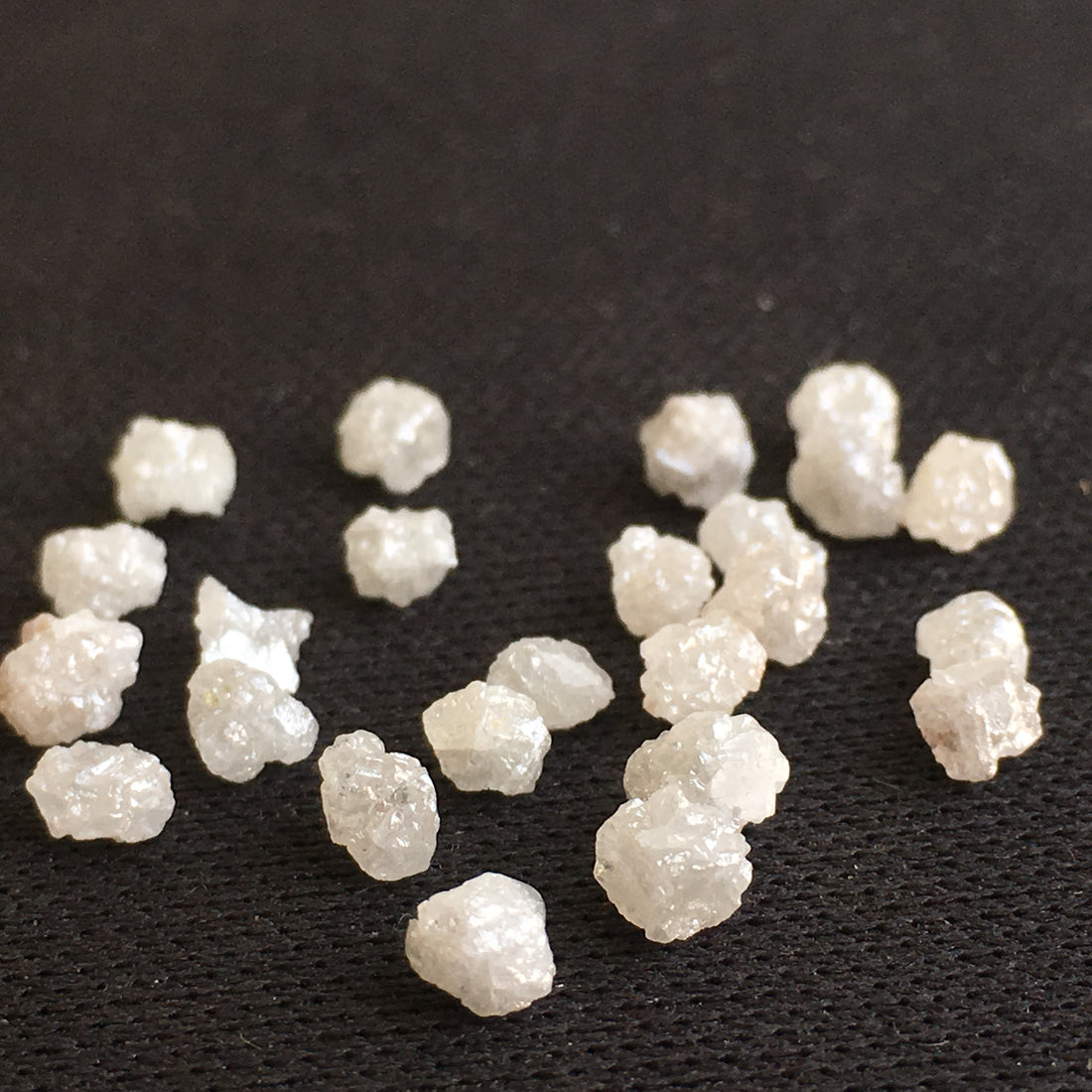 2.05 ct Lot 3.00-4.00 MM Rare Natural Snow White Color Raw Rough Loose Diamond for Jewelry