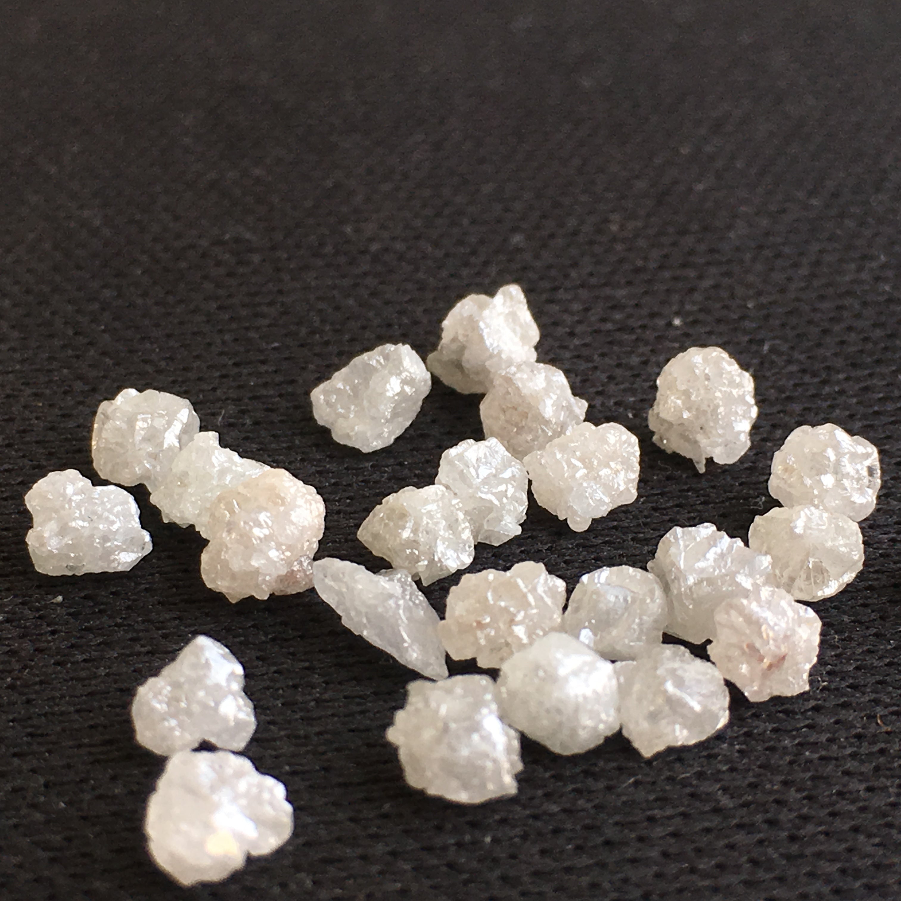 2.05 ct Lot 3.00-4.00 MM Rare Natural Snow White Color Raw Rough Loose Diamond for Jewelry