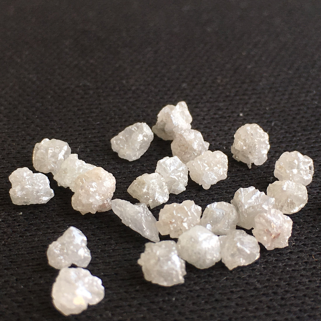 2.05 ct Lot 3.00-4.00 MM Rare Natural Snow White Color Raw Rough Loose Diamond for Jewelry