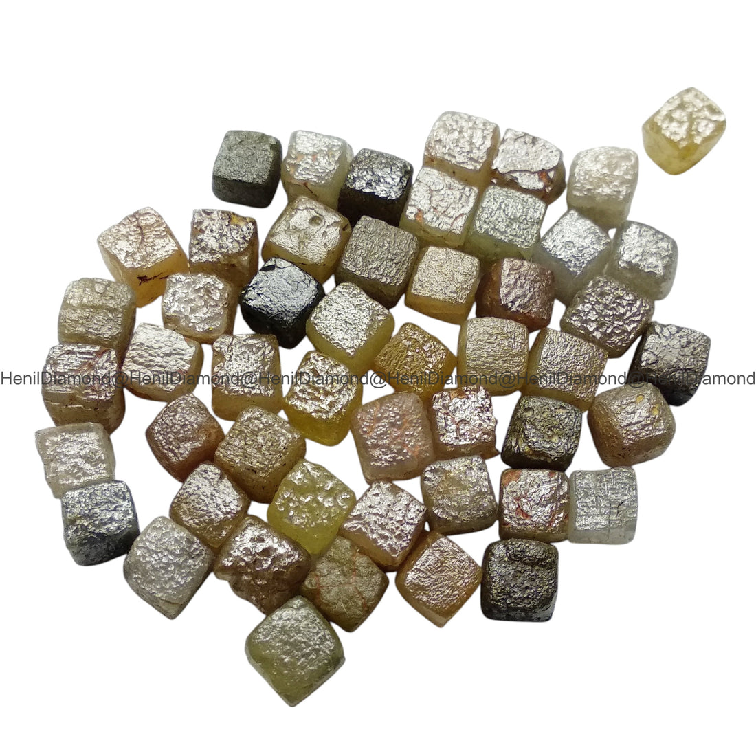 1.05 Ct 1.00-1.50 MM Natural Mix Color Cube Rough Loose Diamond for Jewelry