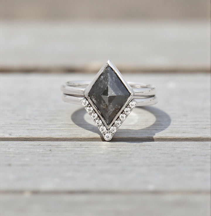 Salt and Pepper Diamond Ring, 14K Gold Engagement Bezel Ring, Natural Gray Kite Diamond Ring, Gift for Women