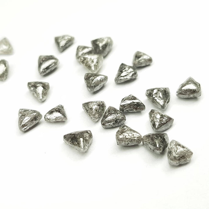 1.05 ct Lot 3.00-4.00 MM Natural Grey Color Triangle Rough Diamonds