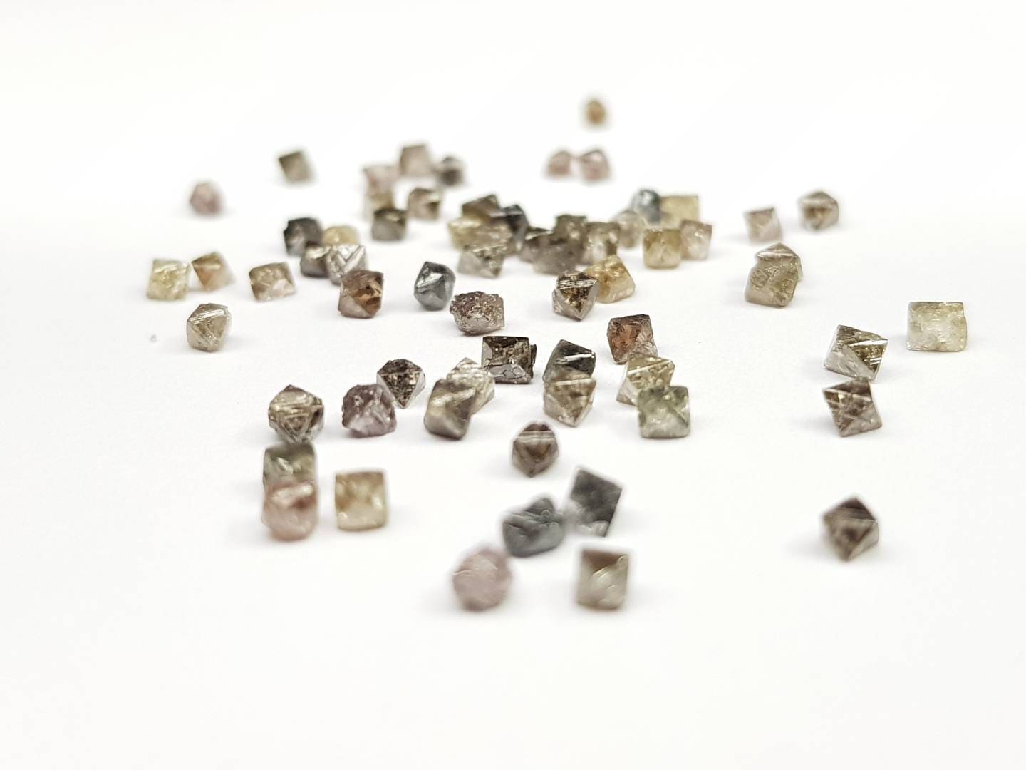 2.05 ct Lot 1.50 to 2.50 MM Natural Crystal Brown Color Loose Rough Diamonds