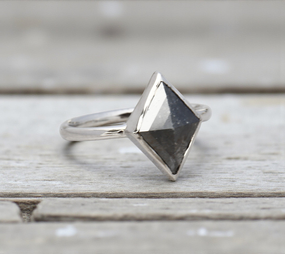 Salt and Pepper Diamond Ring, 14K Gold Engagement Bezel Ring, Natural Gray Kite Diamond Ring, Gift for Women