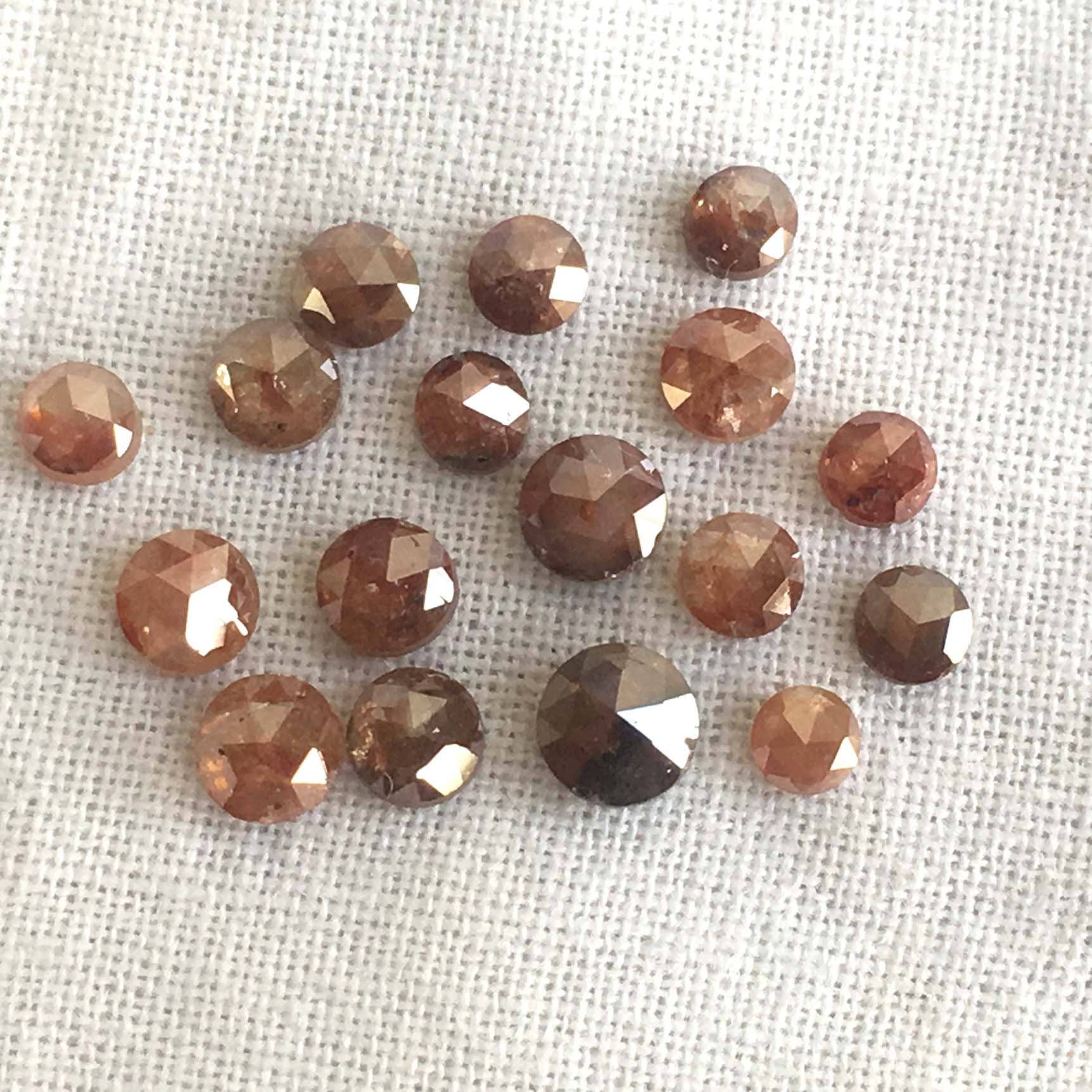 2 Pieces, 4 mm Natural Red Color Round Rose Cut Loose Diamond for Jewelry