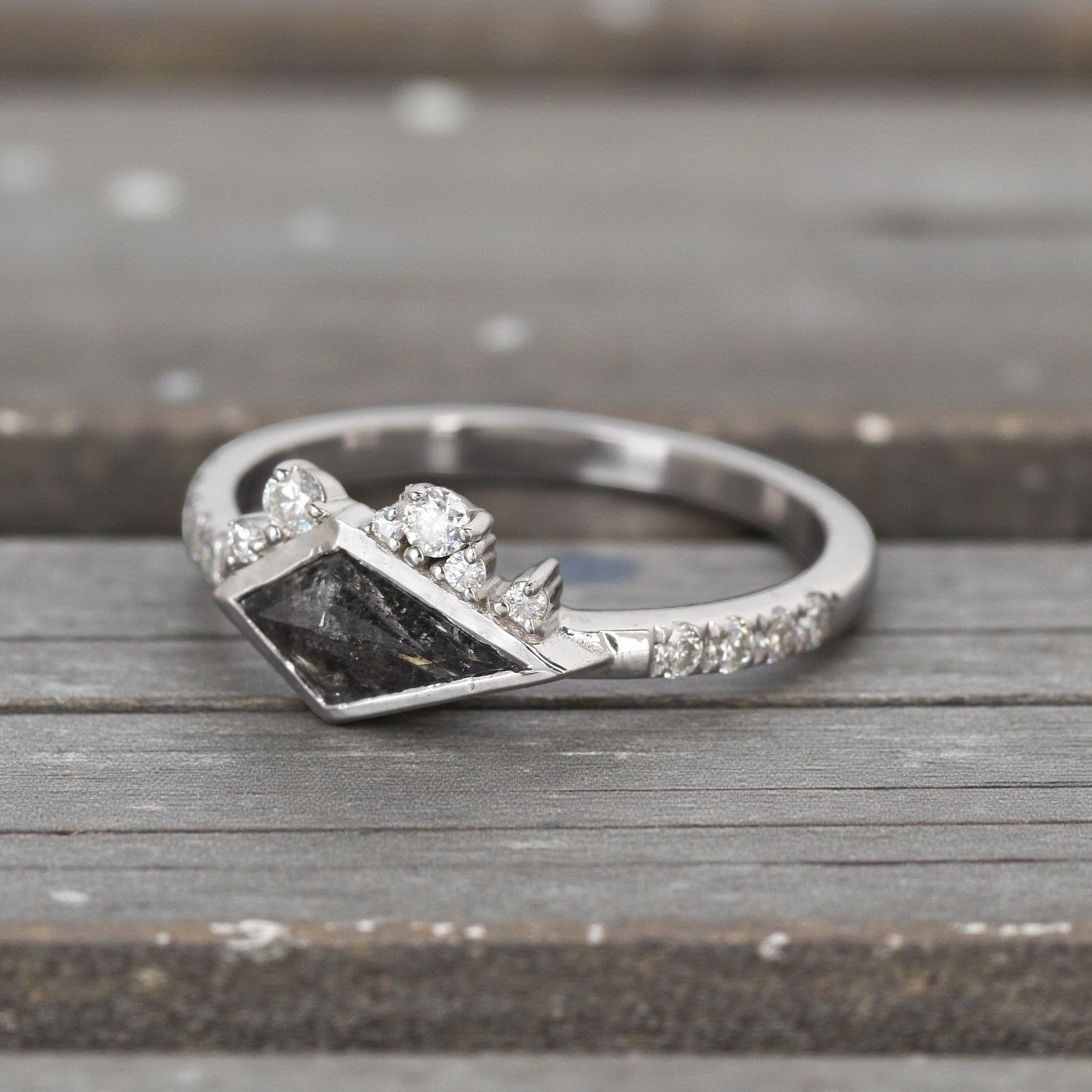 Salt and Pepper Diamond Ring, 14K Gold Engagement Ring, Natural Kite Gray Diamond Ring, Gift for Her