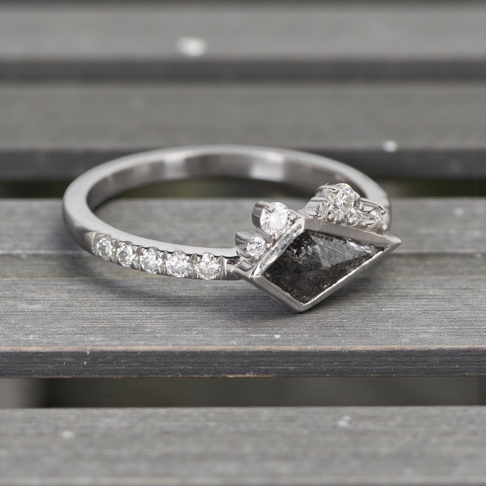 Salt and Pepper Diamond Ring, 14K Gold Engagement Ring, Natural Kite Gray Diamond Ring, Gift for Her