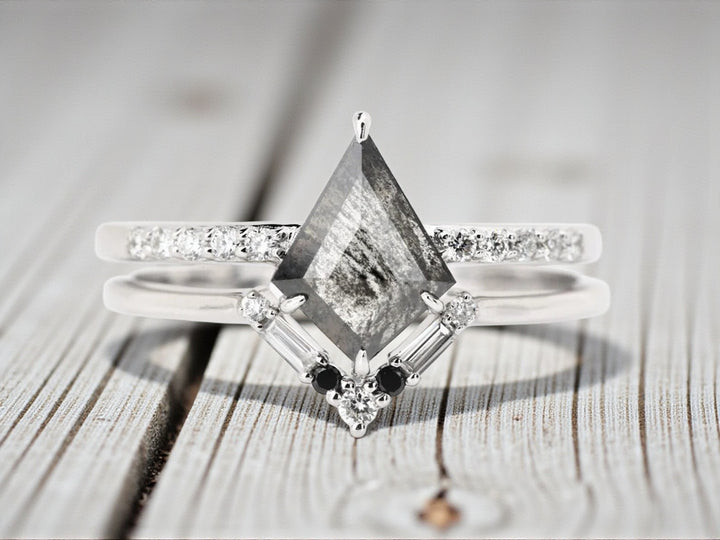 Kite Salt and Pepper Diamond Ring, 14K Gold Engagement Ring, Natural Gray Diamond Ring, Gift for Her